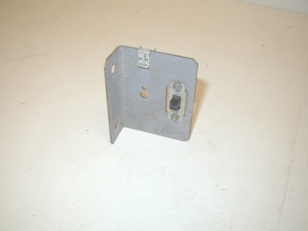 Atari / Primal Rage Coin Door Switch and Bracket (Item #9) $9.99