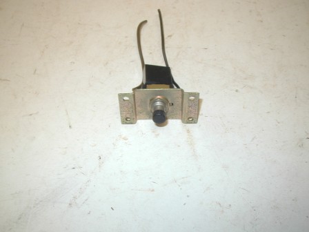 Sega Games Push Button Cabinet Switch With Bracket (Item #34) $8.99