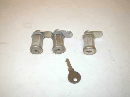 3 Used 1 1/4 Locks / One Key (Keyed Alike) (Item #9) $7.99
