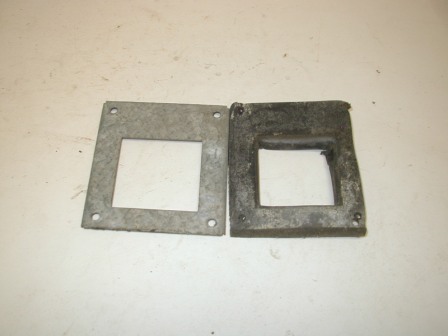 Rowe R82 Jukebox Coin Guide Bottom Plate And Gasket (Item #43) $11.99