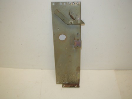 Wurlitzer 3100 Jukebox Front Door Latch Plate (Some Rust) (Item #33) $29.99